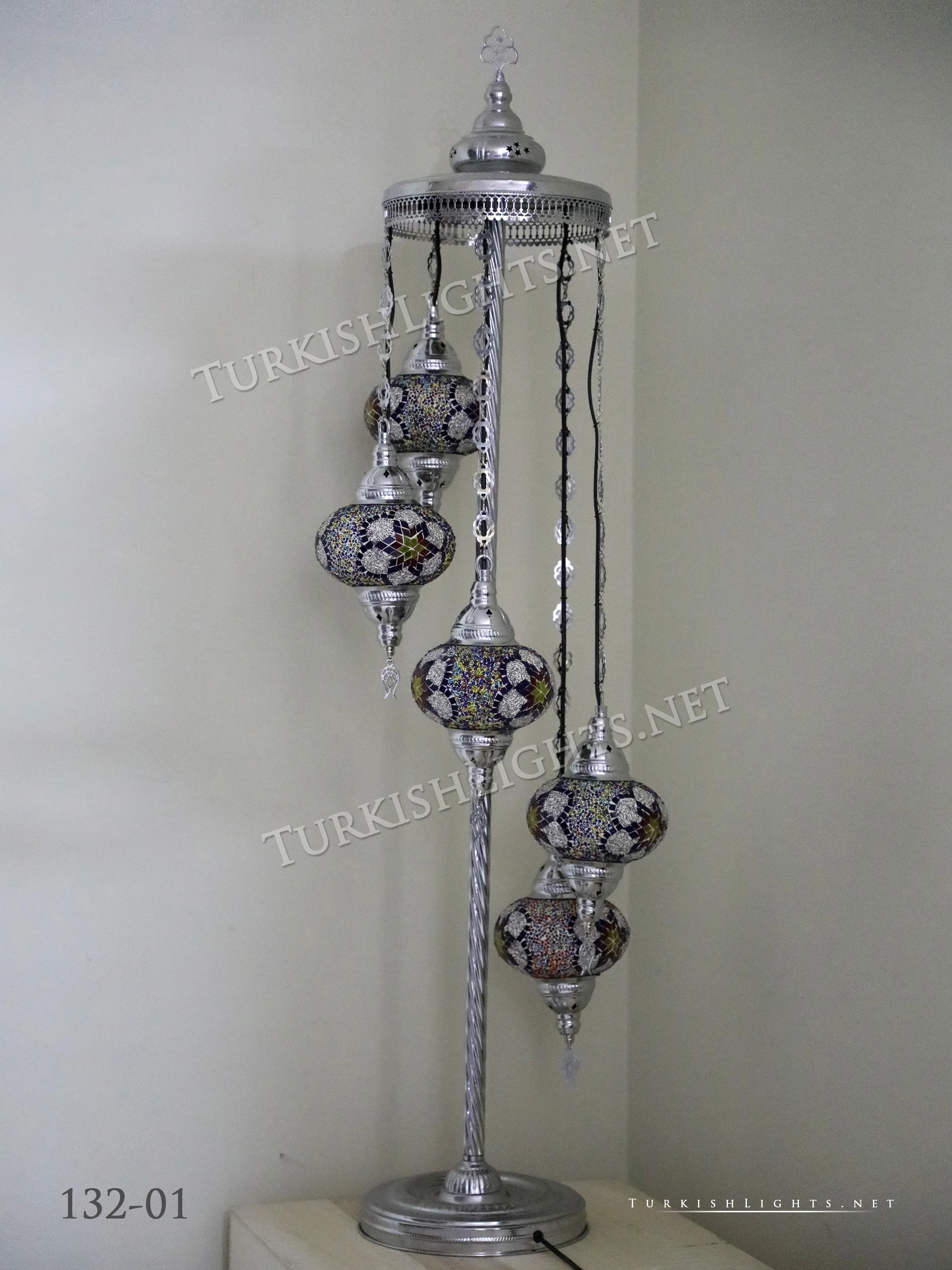 FLOOR LAMP WITH  5 Large GLOBES and CHROME FINISH ,ID:132 - Image 3