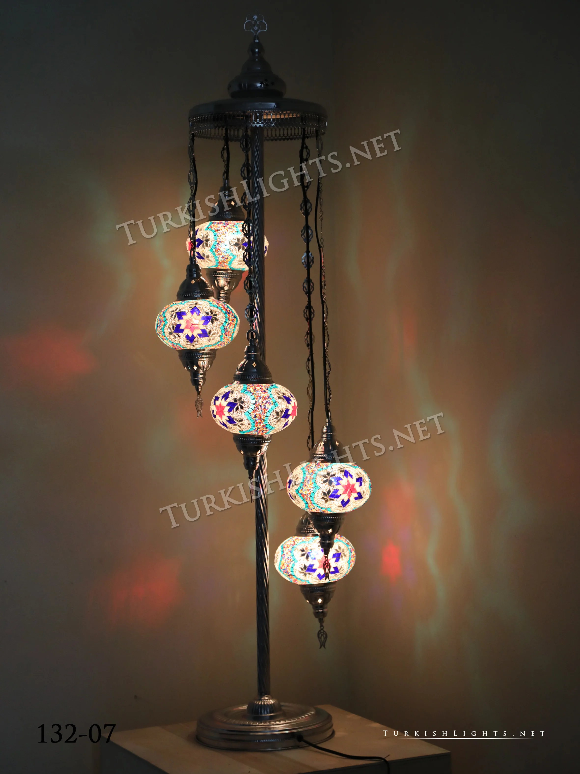FLOOR LAMP WITH  5 LARGE GLOBES and CHROME FINISH ,ID:132