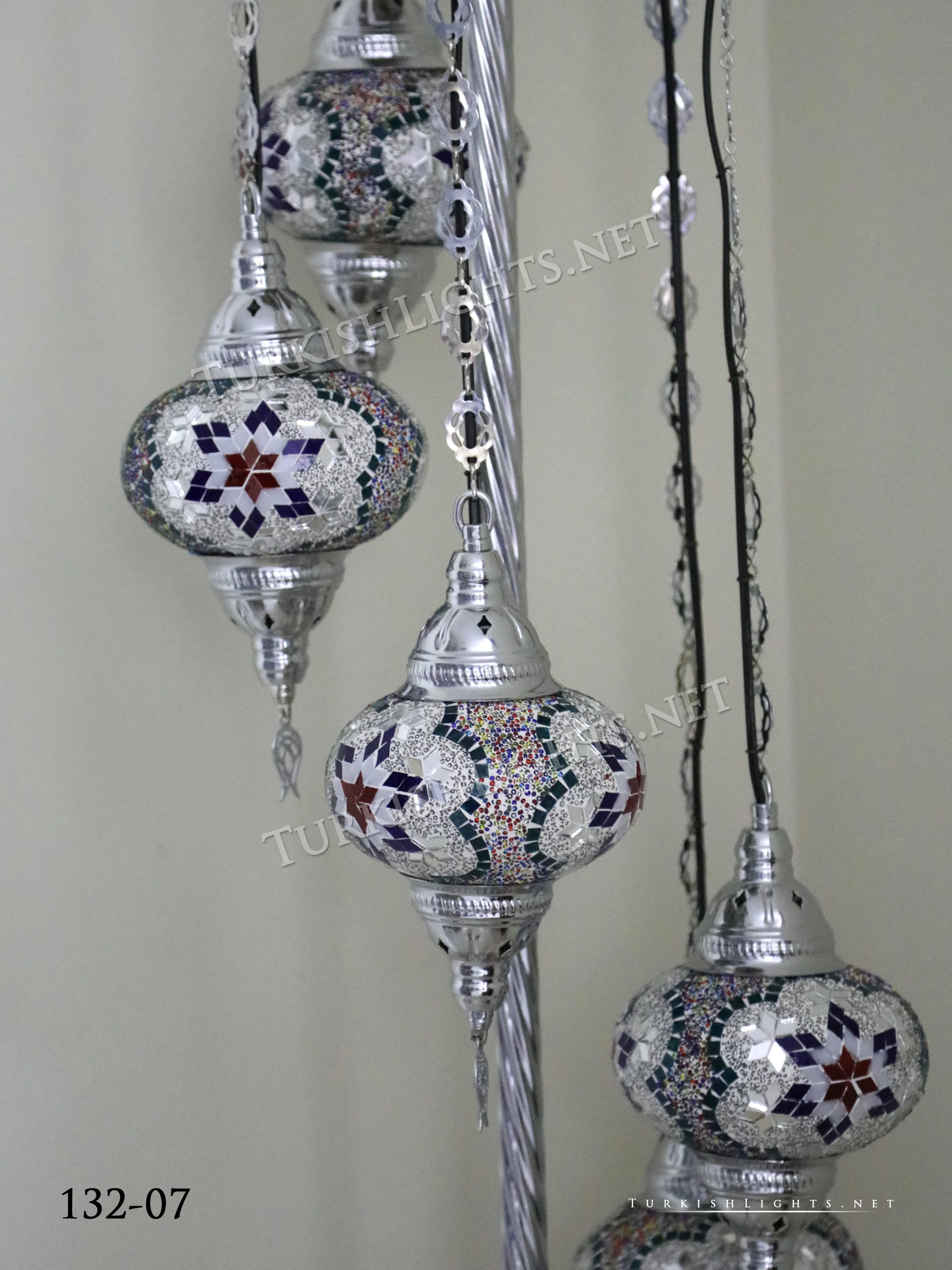 FLOOR LAMP WITH  5 LARGE GLOBES and CHROME FINISH ,ID:132 - Image 4