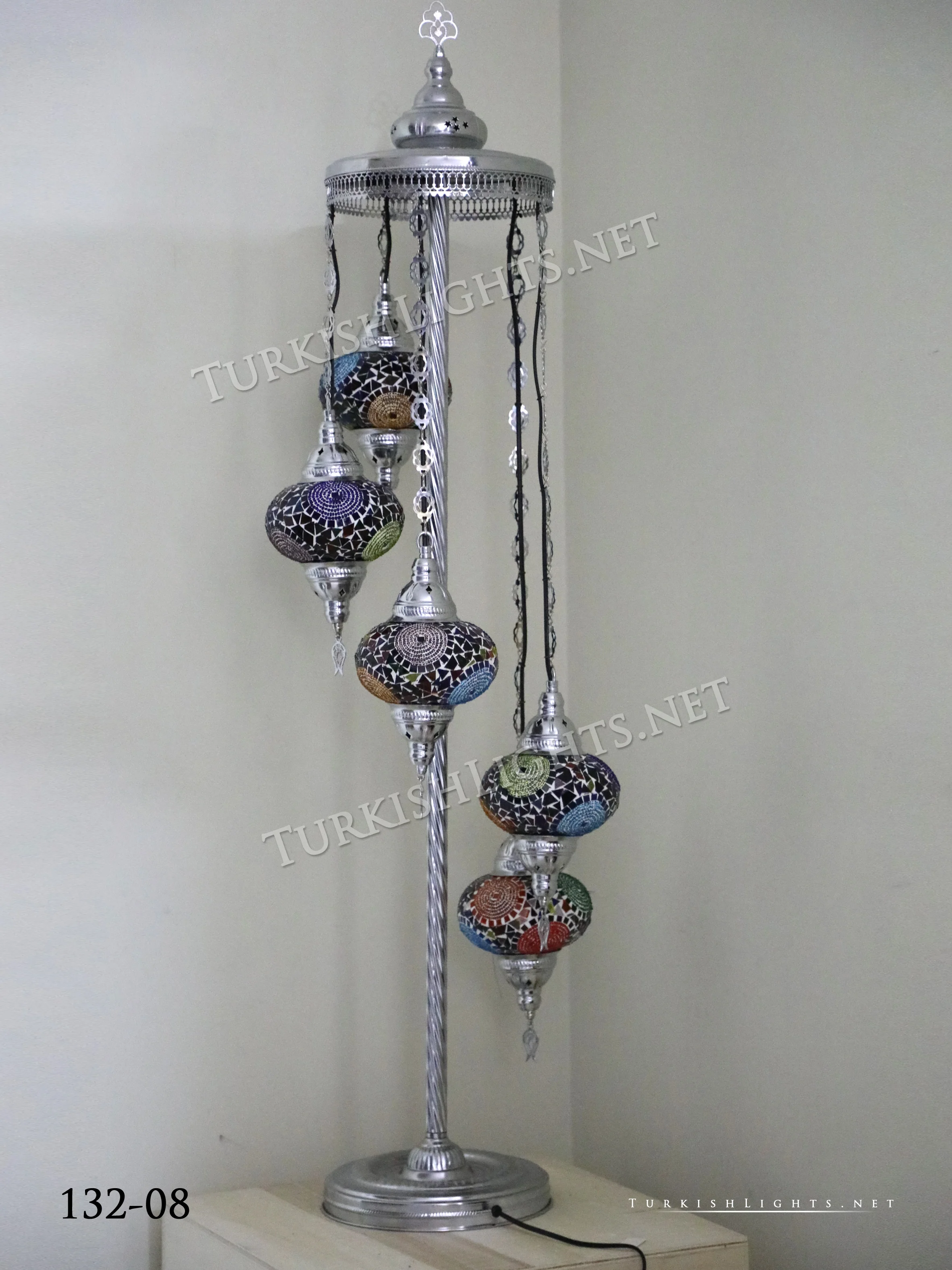 FLOOR LAMP WITH 5 LARGE GLOBES and CHROME FINISH ,ID:132 - Image 3