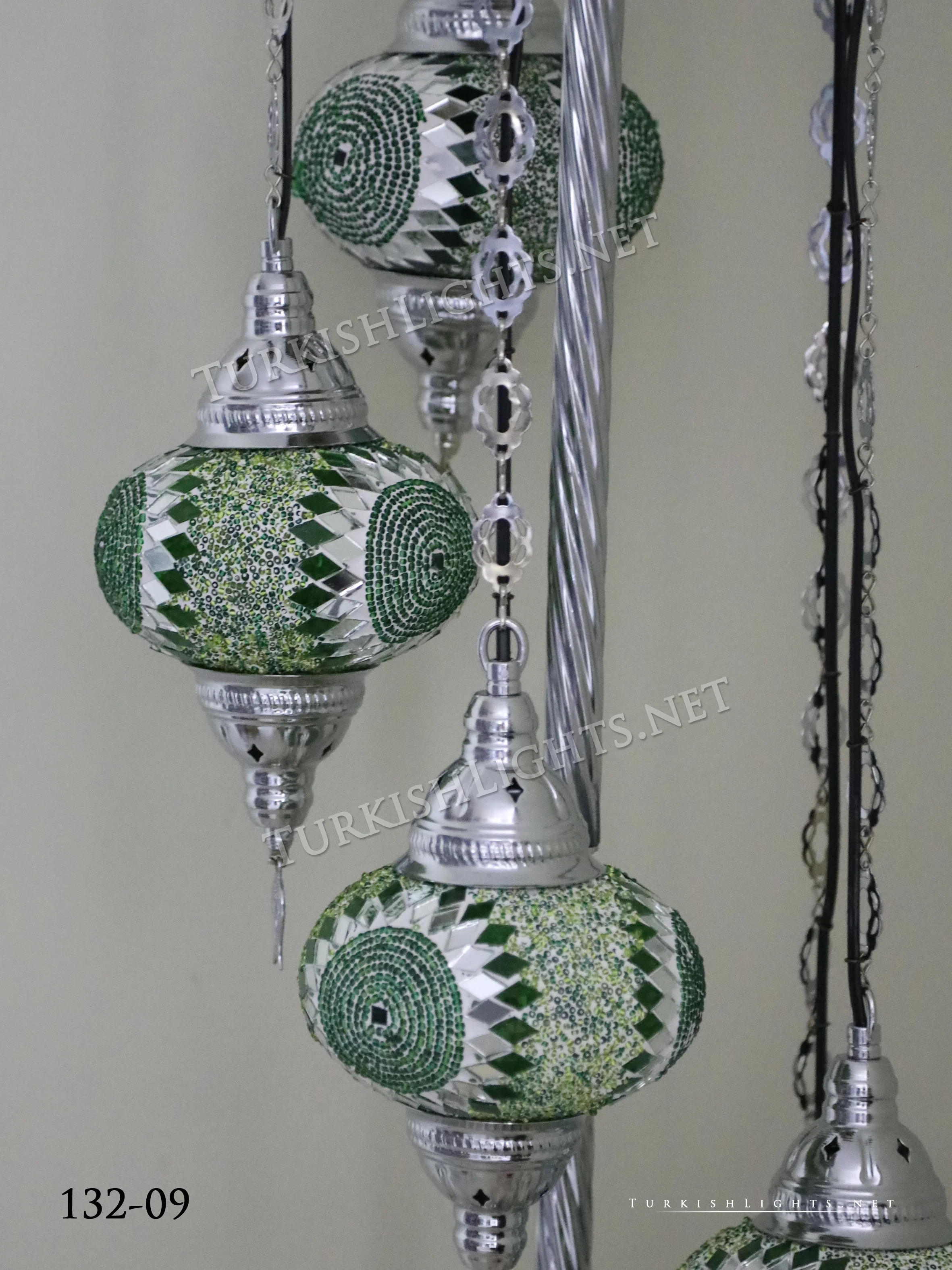 FLOOR LAMP WITH  5 LARGE GLOBES and CHROME FINISH ,ID:132 - Image 4