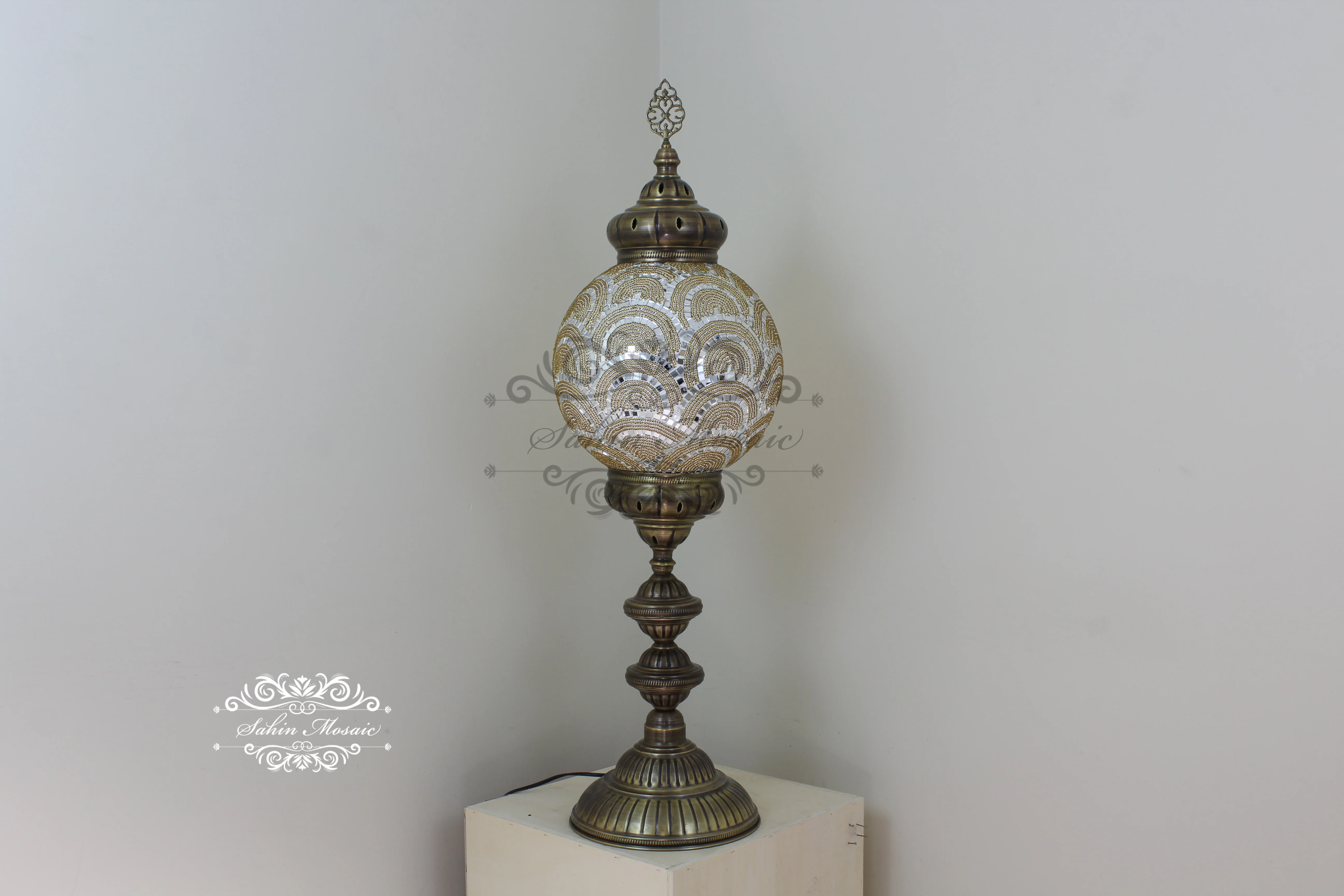 MOSAIC FLOOR / TABLE LAMP WITH 30CM (12") GLOBE - Image 3