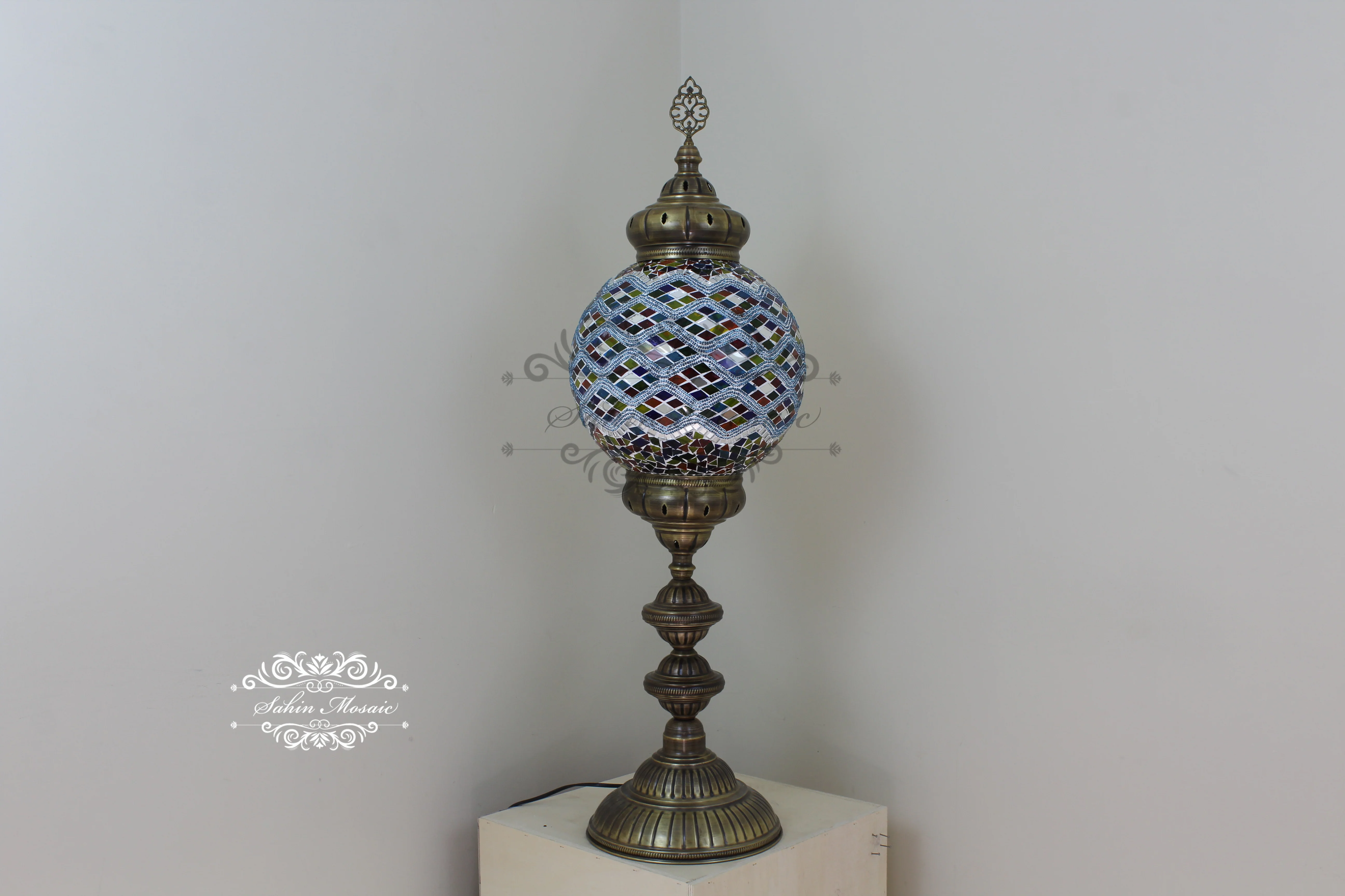 MOSAIC FLOOR / TABLE LAMP WITH 30CM (12") GLOBE - Image 3