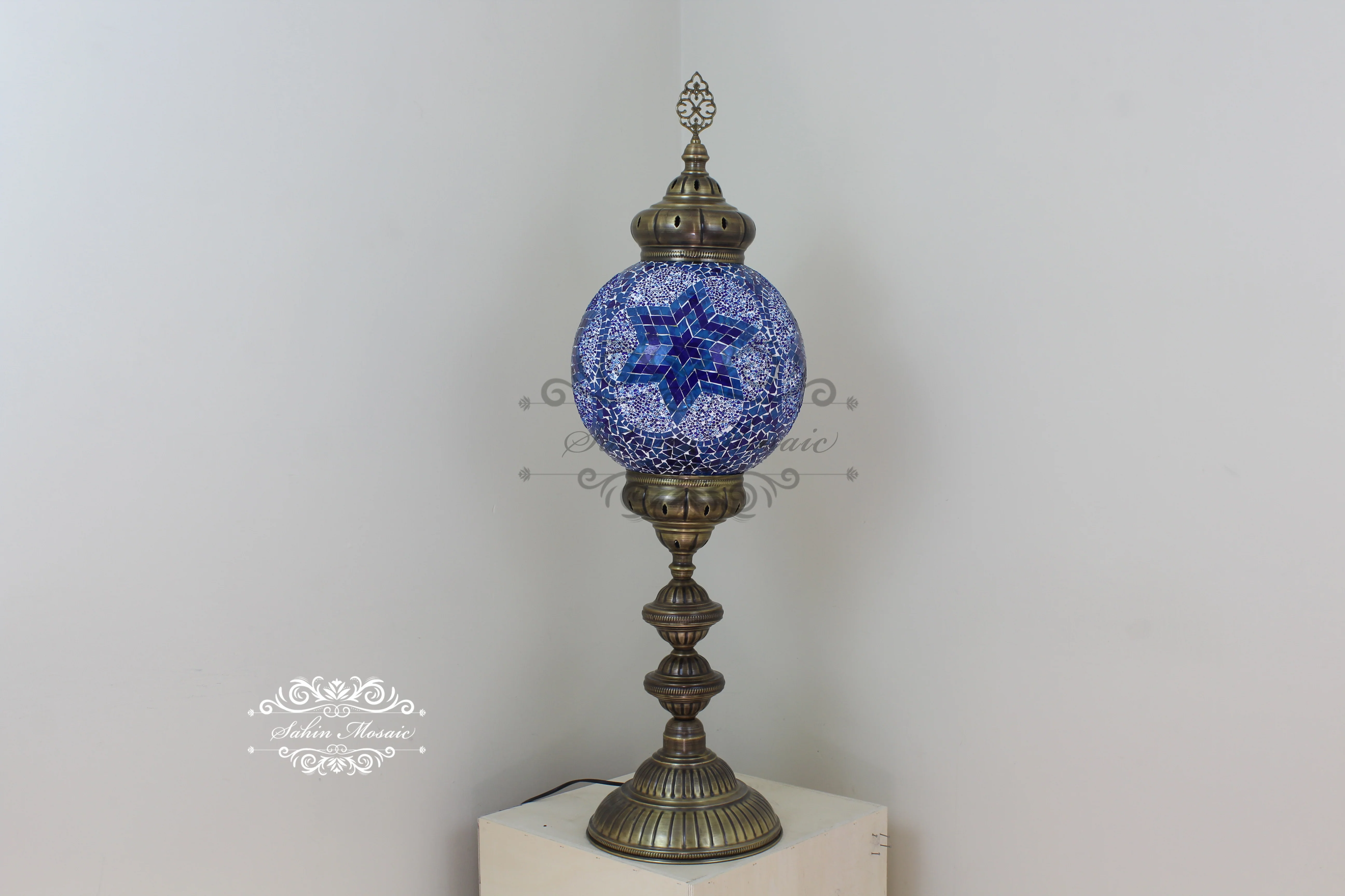 MOSAIC FLOOR / TABLE LAMP WITH 30CM (12") GLOBE - Image 3
