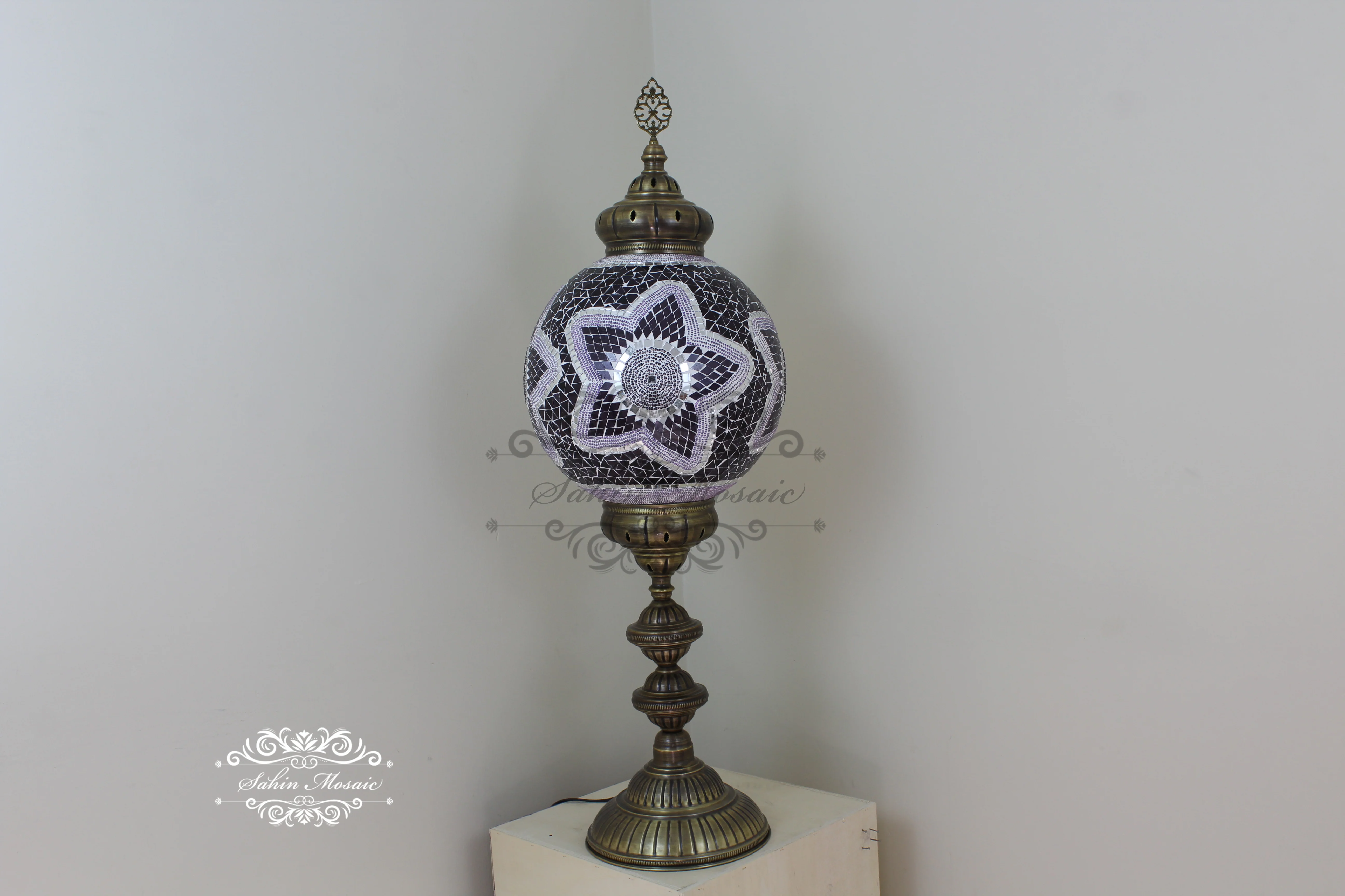 MOSAIC FLOOR / TABLE LAMP WITH 35CM (14") GLOBE - Image 3