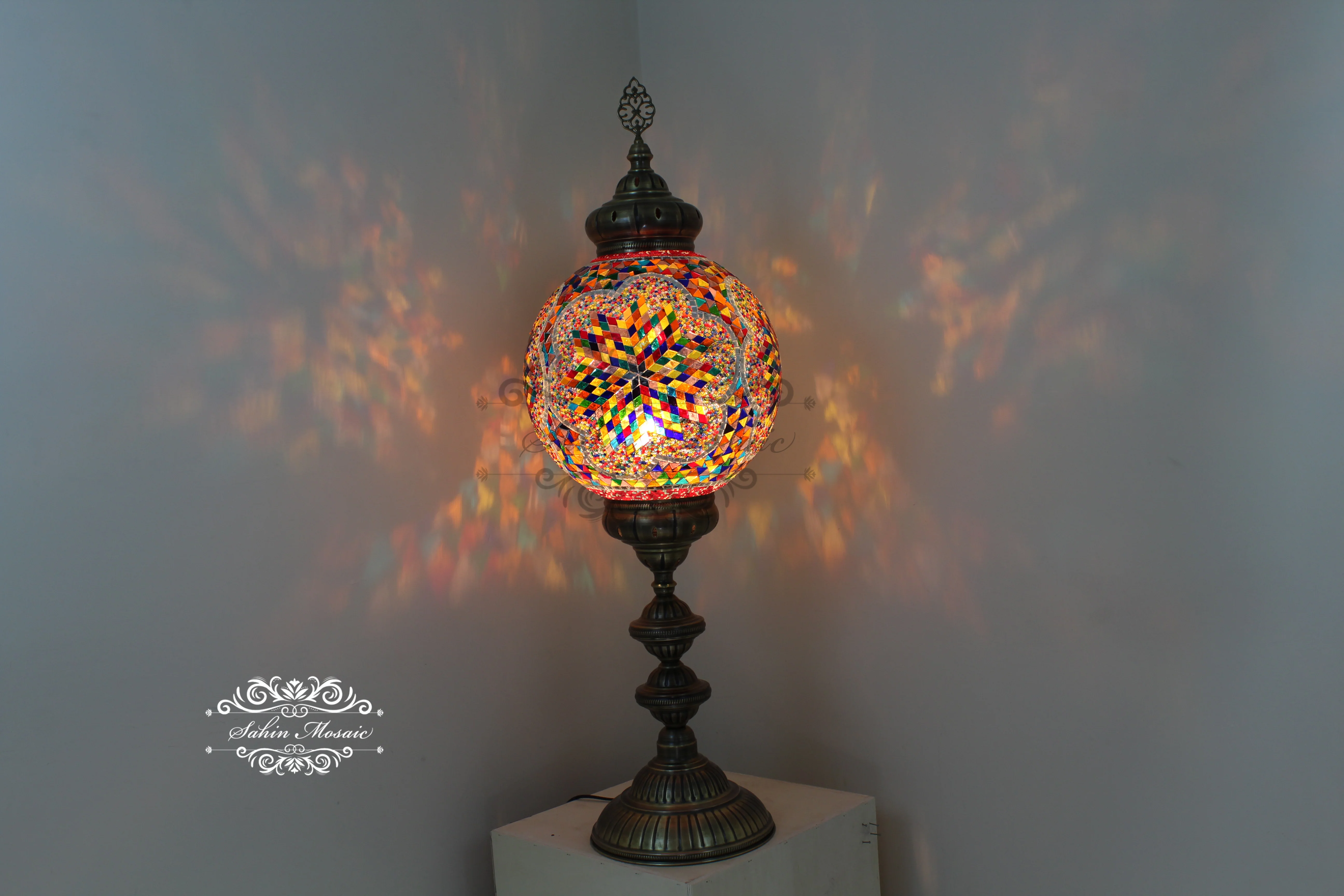 MOSAIC FLOOR / TABLE LAMP WITH 35CM (14") GLOBE - Image 2