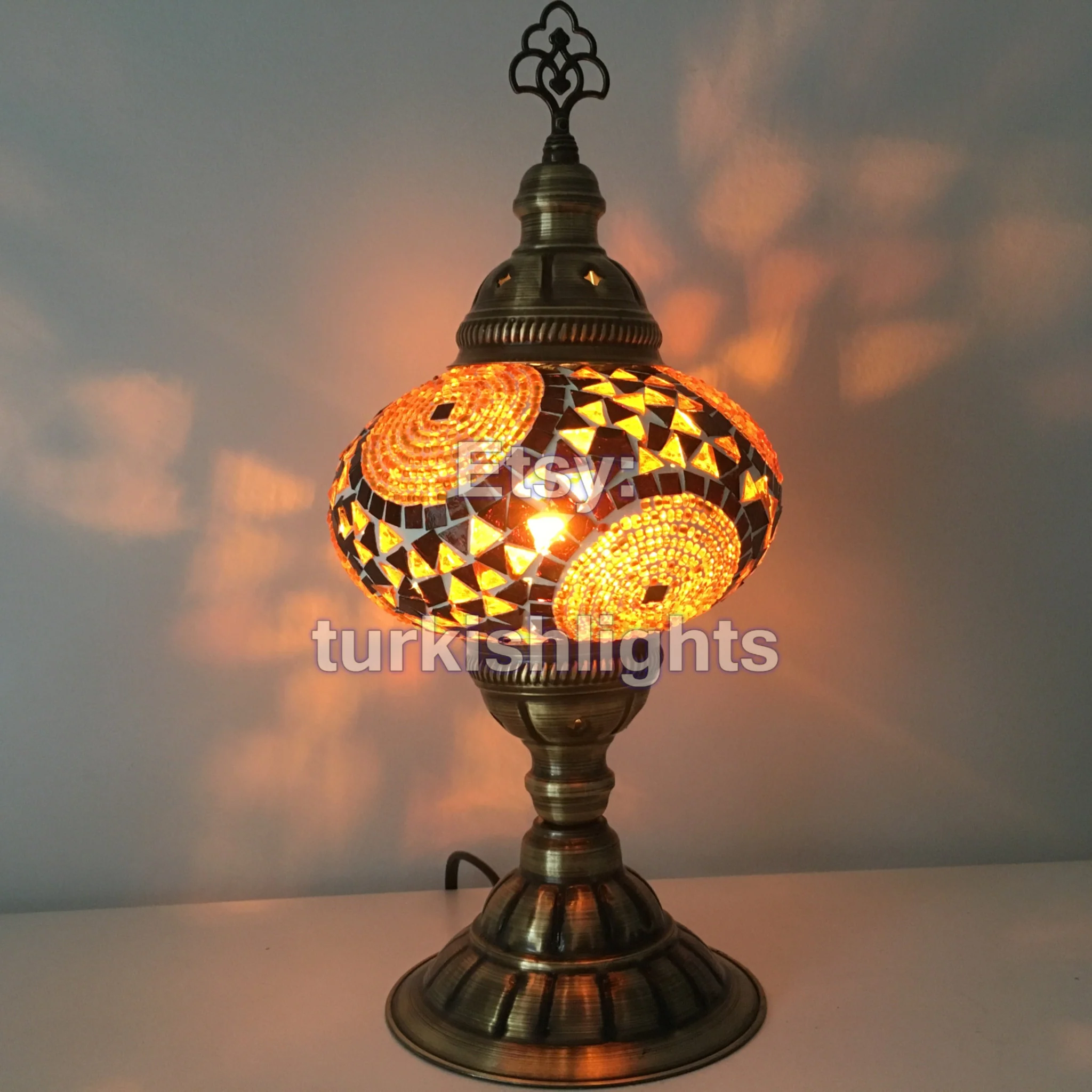 MOSAIC TABLE LAMP - LARGE GLOBE