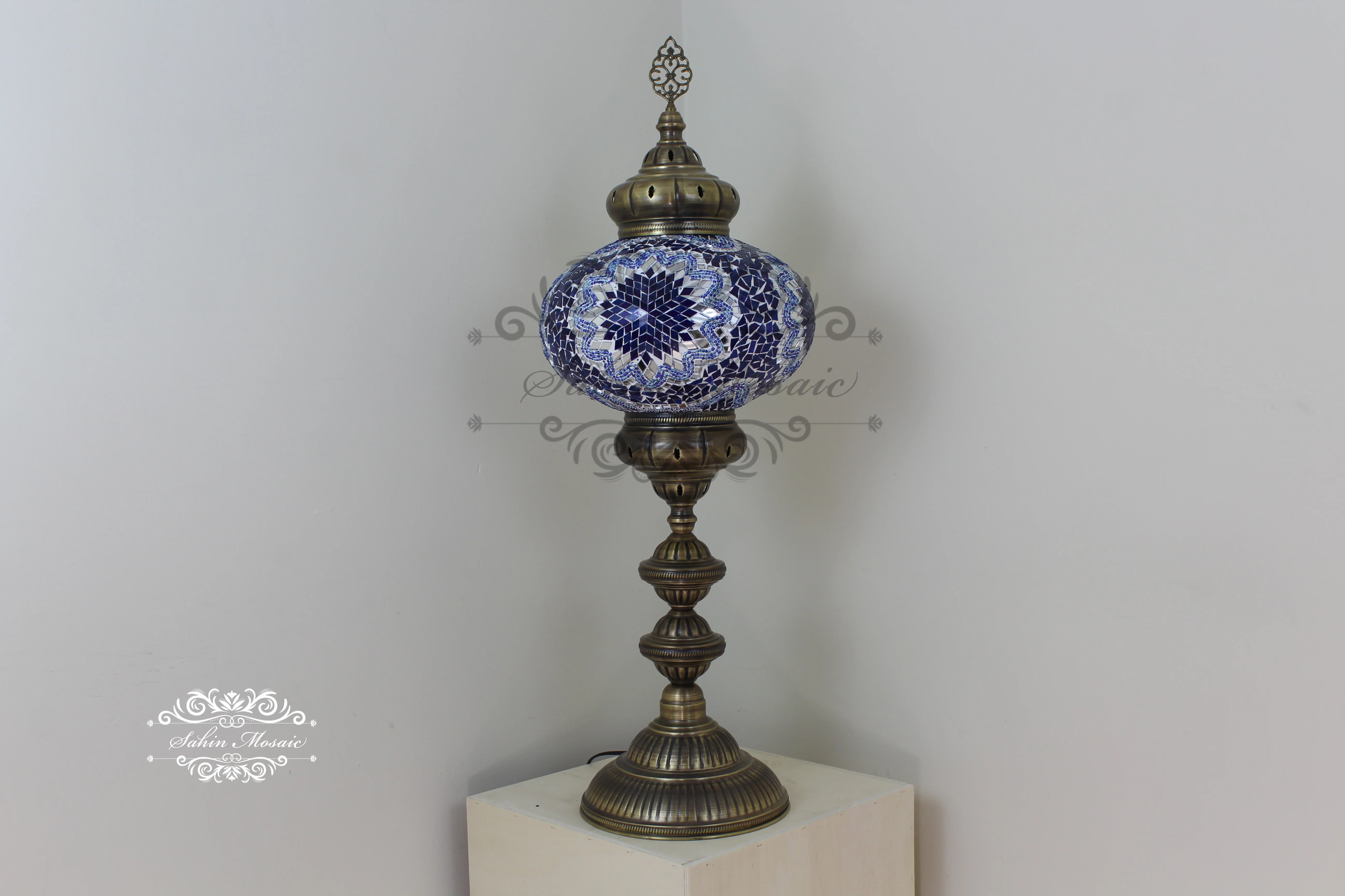 NO6 SIZE MOSAIC FLOOR / TABLE LAMP - Image 2