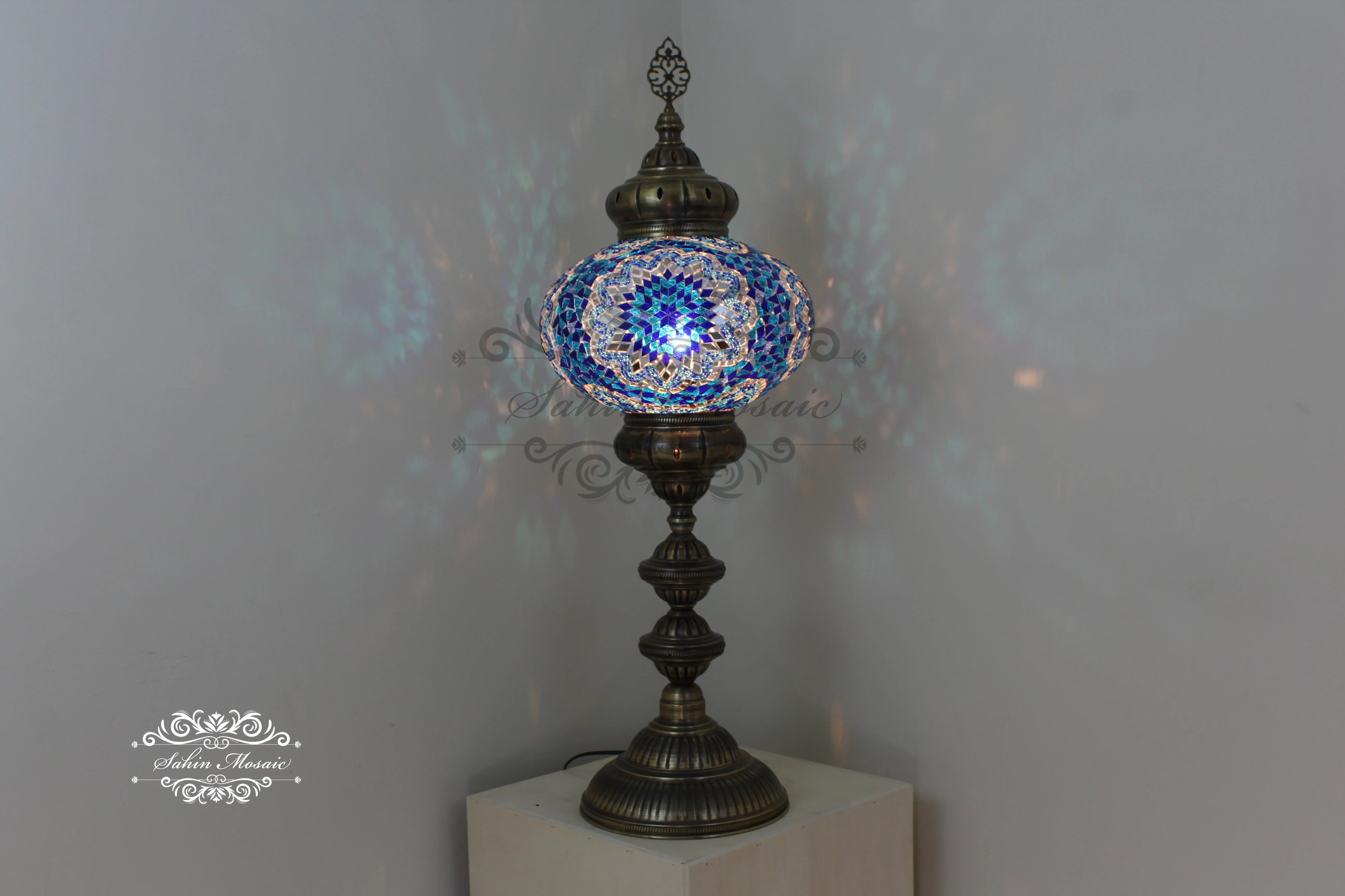 NO6 SIZE MOSAIC FLOOR / TABLE LAMP - Image 3