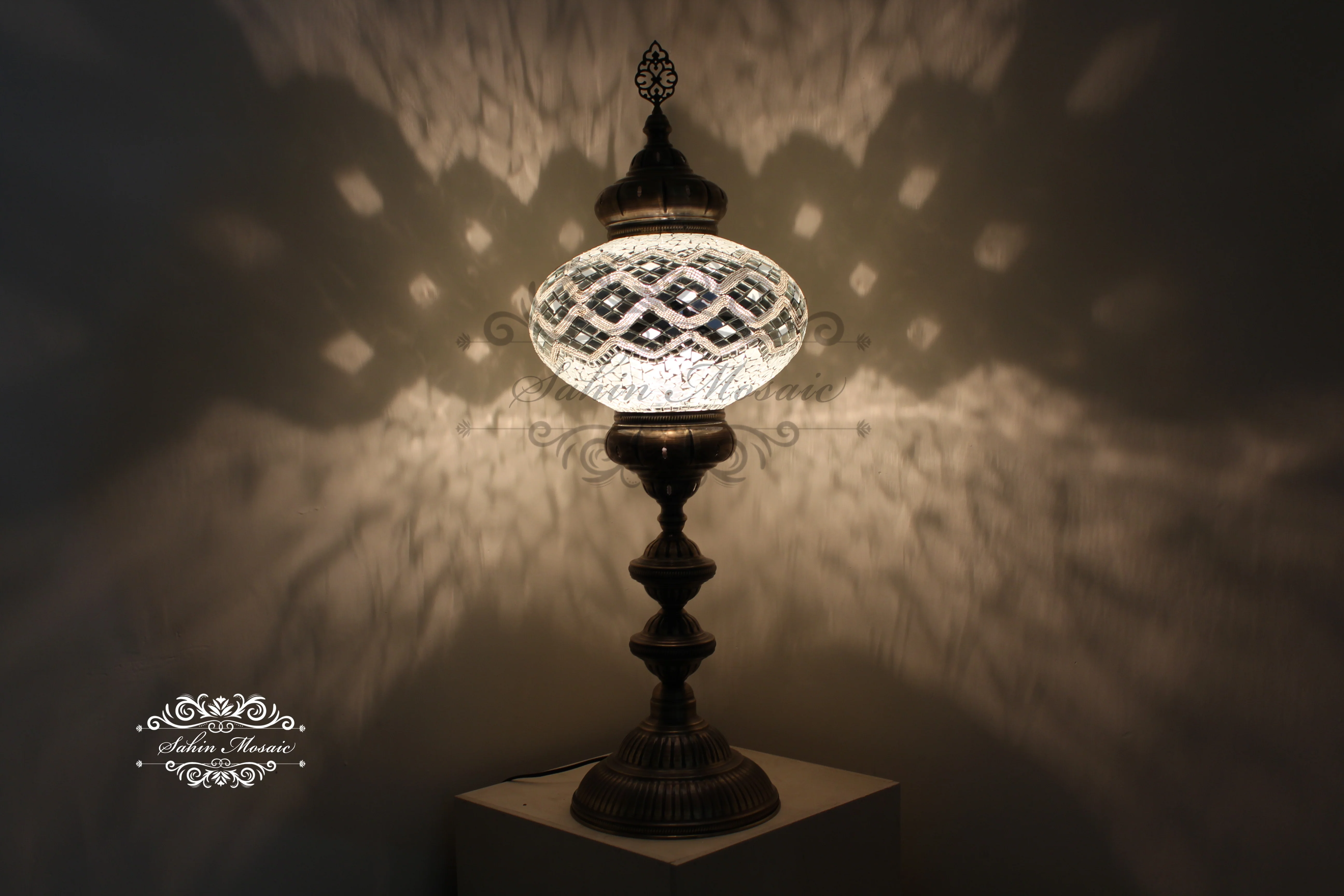 NO6 SIZE MOSAIC FLOOR / TABLE LAMP